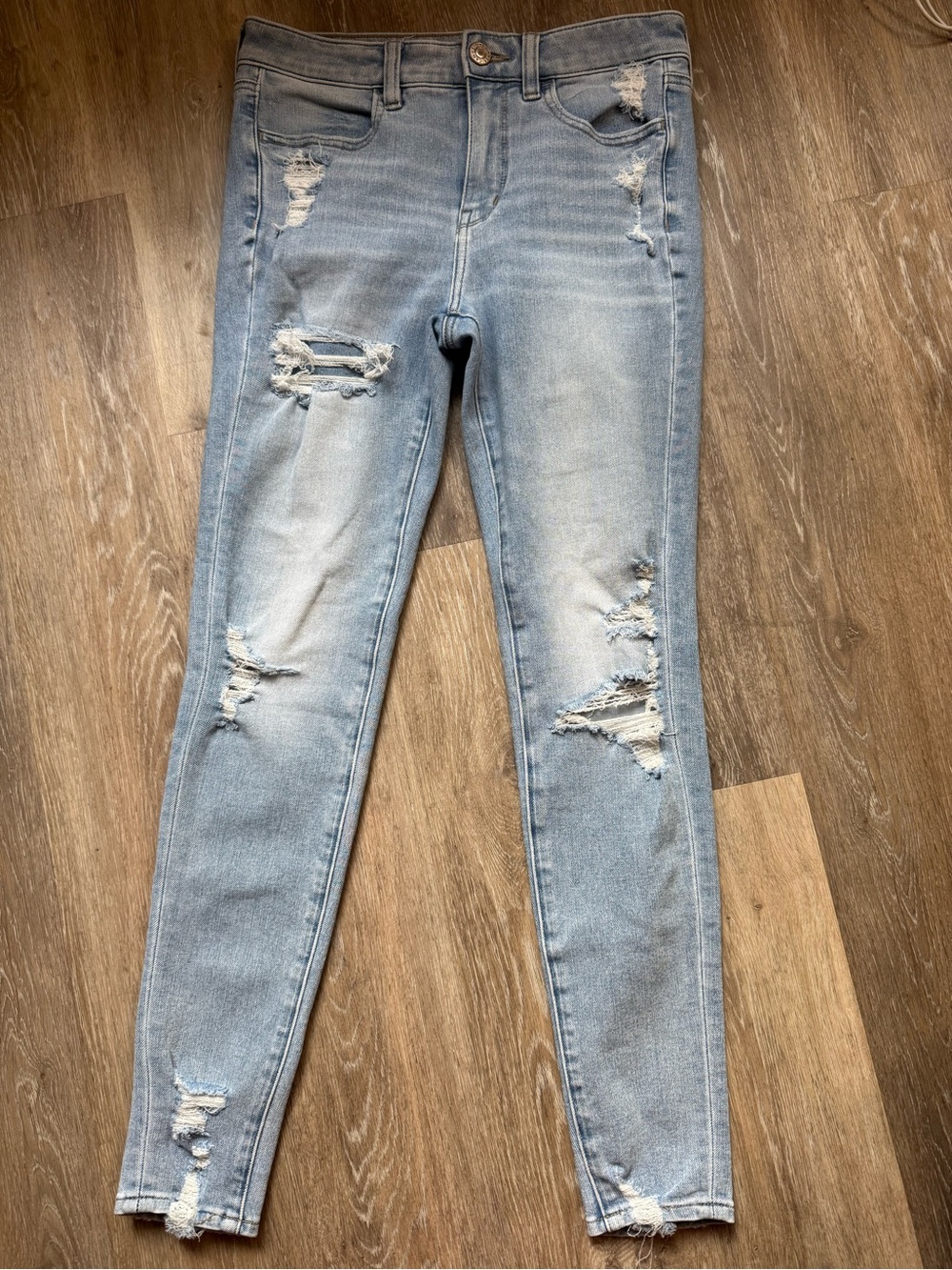 American Eagle Outfitters Light Wash Skinny Jeans